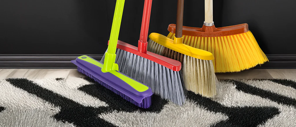 Escobas, Jaladores y Cepillos